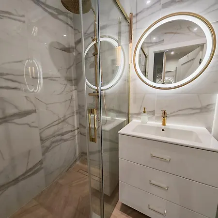 Gold B29 Let's Sea Baltic Park Apartment